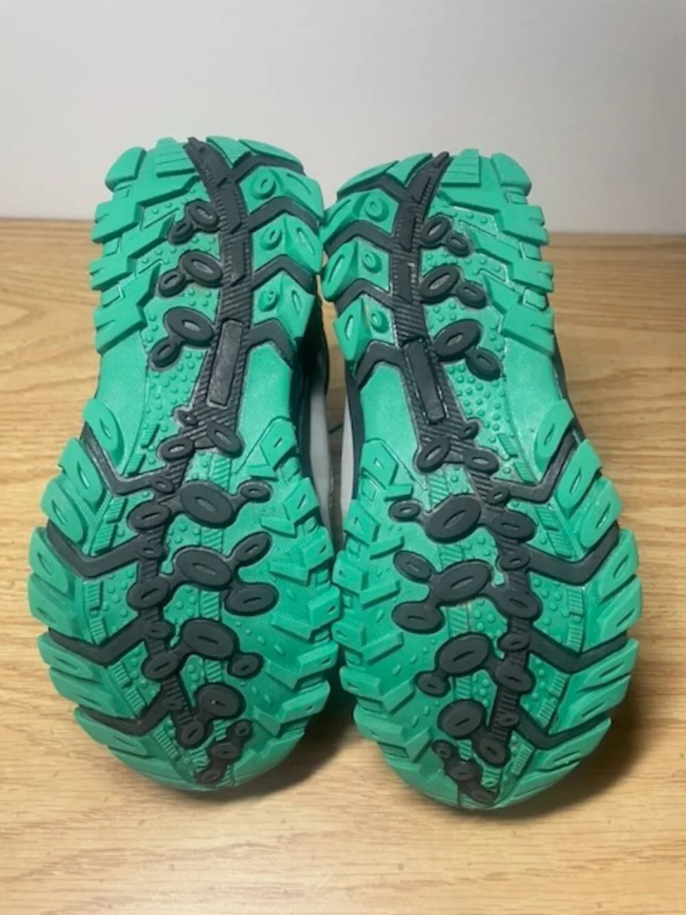 Kids Waterproof Hiking Boots Size 13 Gray Green Outdoor Shoes R Cord